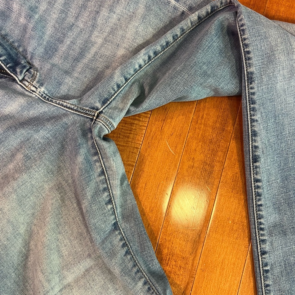 American Eagle Outfitters Light Blue Distressed Flare Jeans - Picture 3 of 6